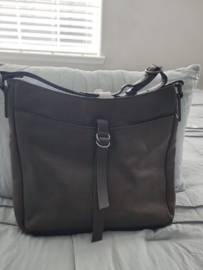 🎀🧸Lucky Brand Dark Green Leather Crossbody with Ring Strap Accent